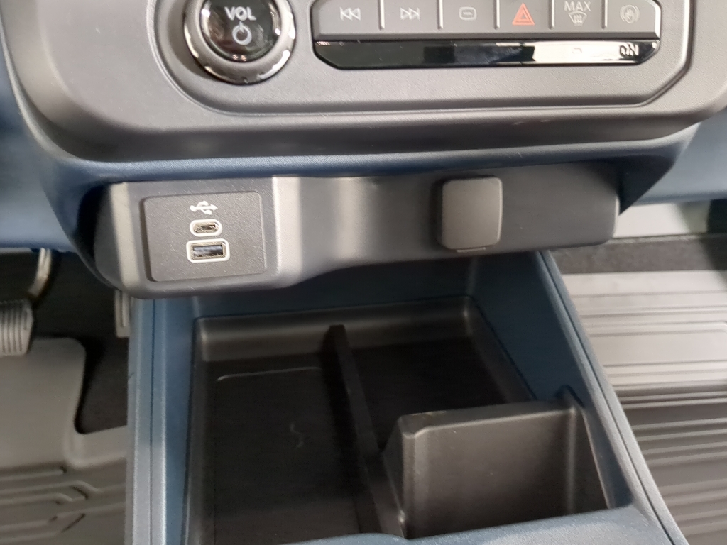2025 Ford Maverick XL photo 17