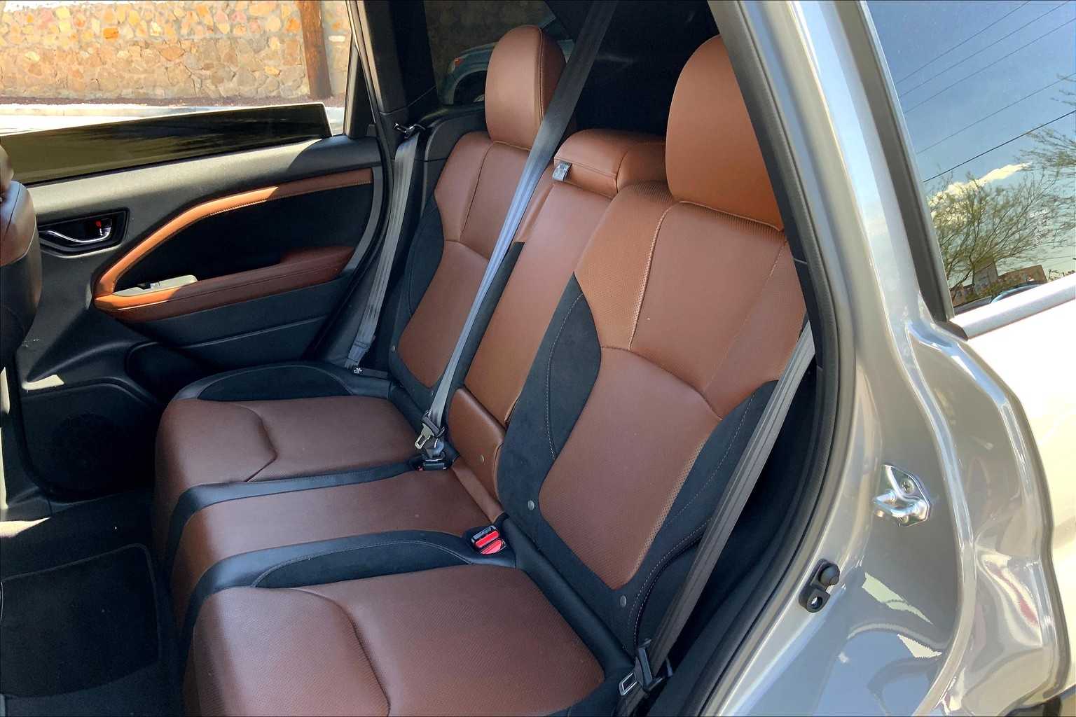 2025 Subaru Forester Touring photo 18