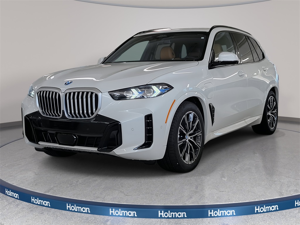2026 BMW X5 50e's photo