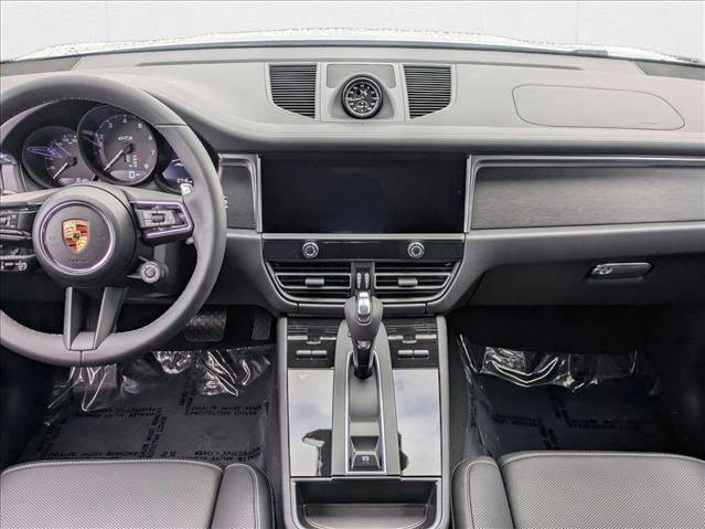 2026 Porsche Macan GTS photo 19
