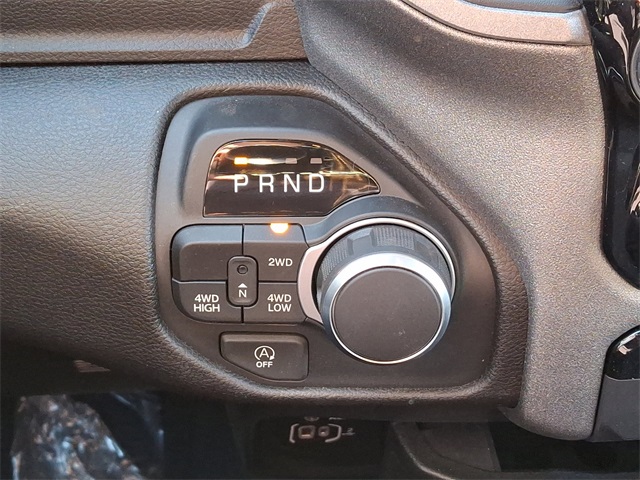 2025 Ram 1500 Tradesman photo 9