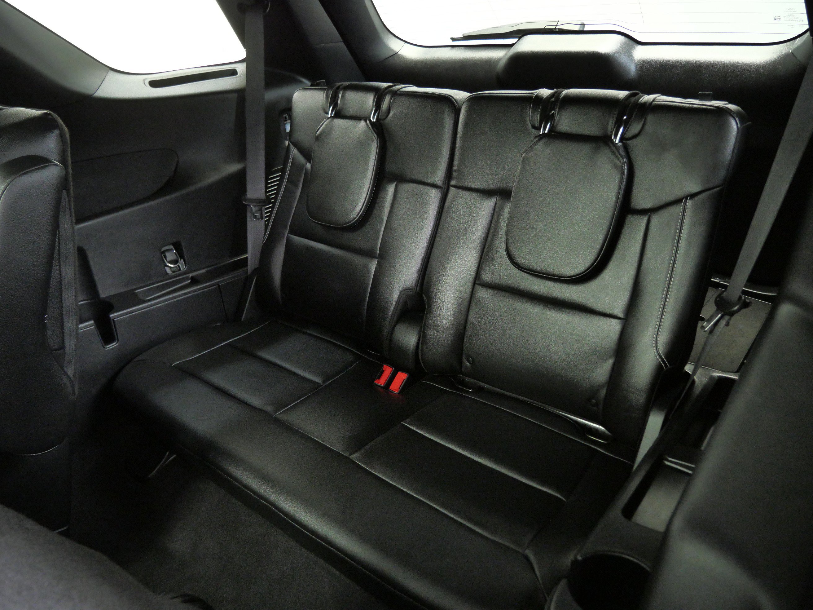 2022 Ford Explorer ST photo 16