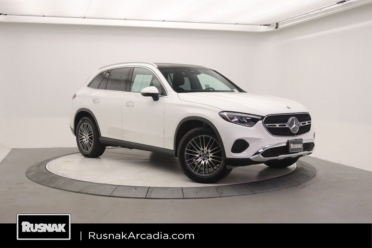 2026 Mercedes-Benz GLC Base's photo