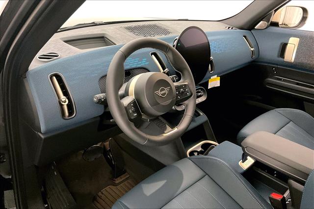 2025 MINI Countryman S photo 3