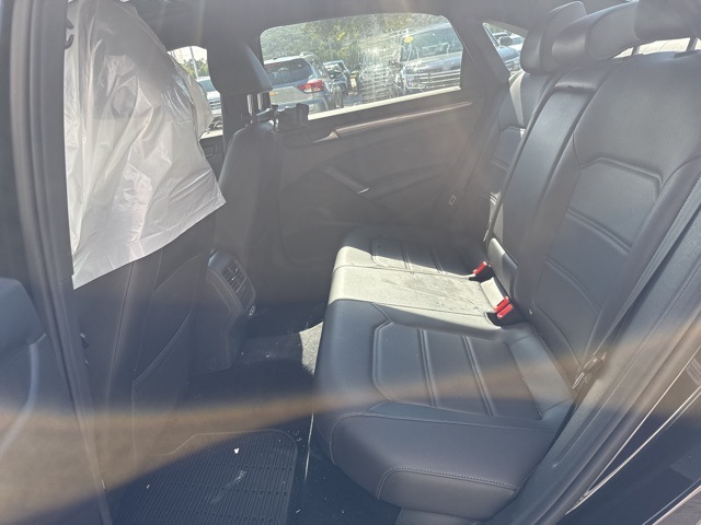 2021 Volkswagen Passat 2.0T R-Line photo 16