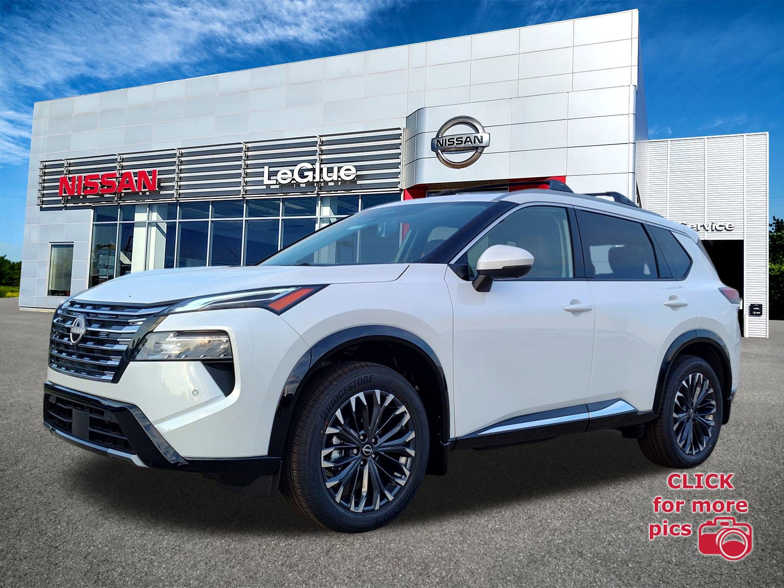 2026 Nissan Rogue Platinum's photo