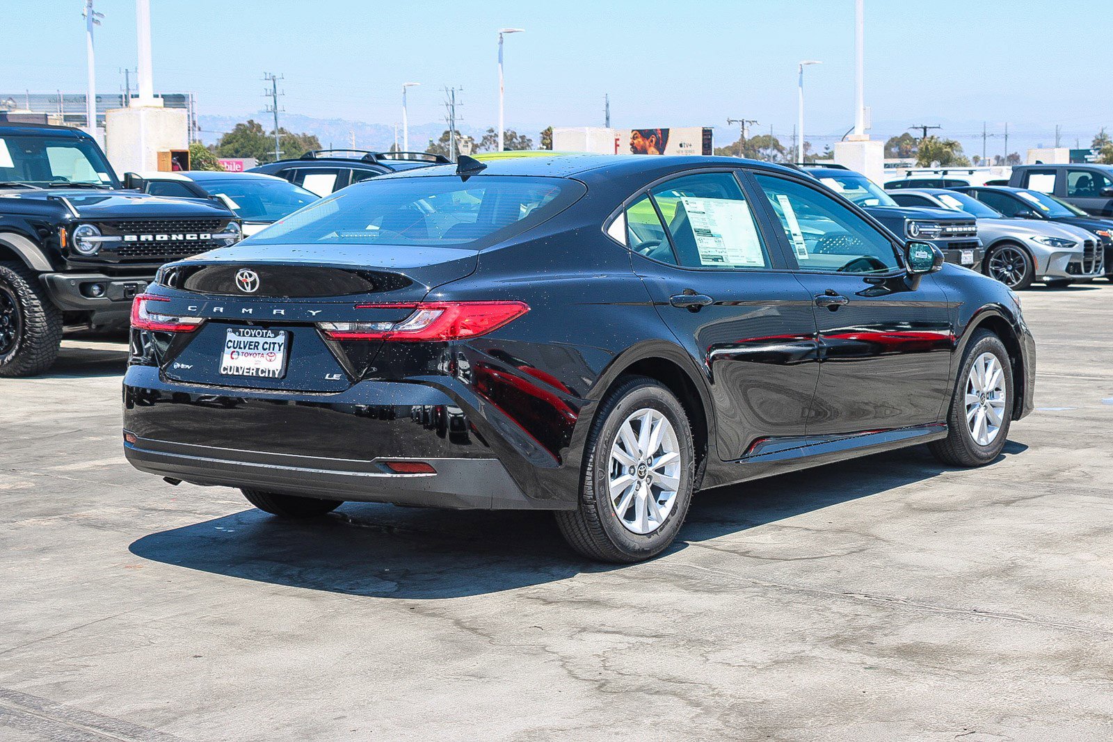 2025 Toyota Camry LE photo 8