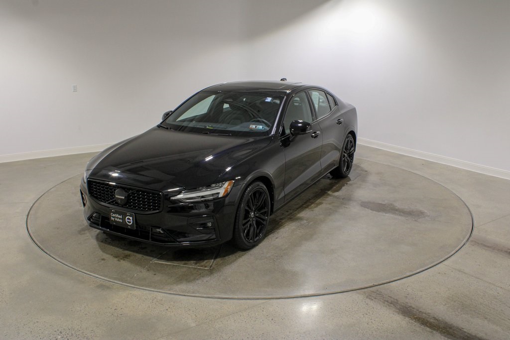 2024 Volvo S60 Plus's photo