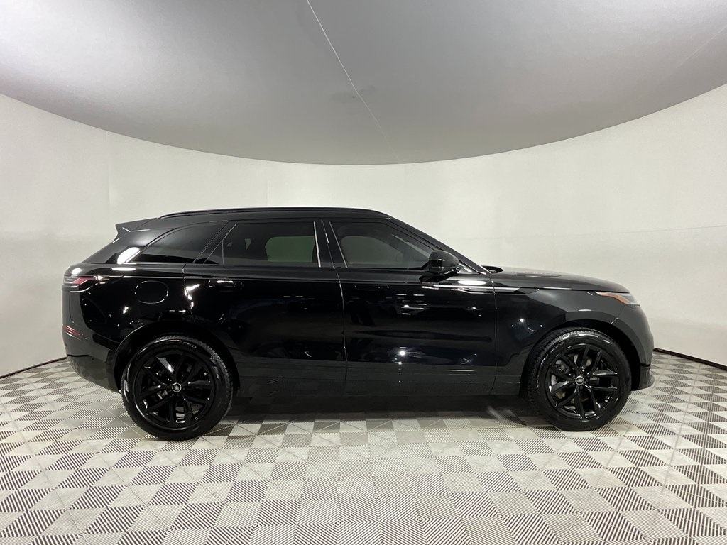 2026 Land Rover Range Rover Velar SE photo 4