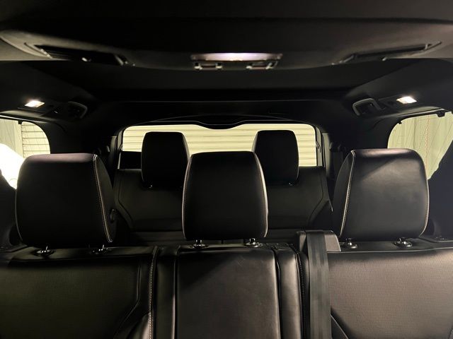 2020 Land Rover Discovery HSE Luxury photo 13