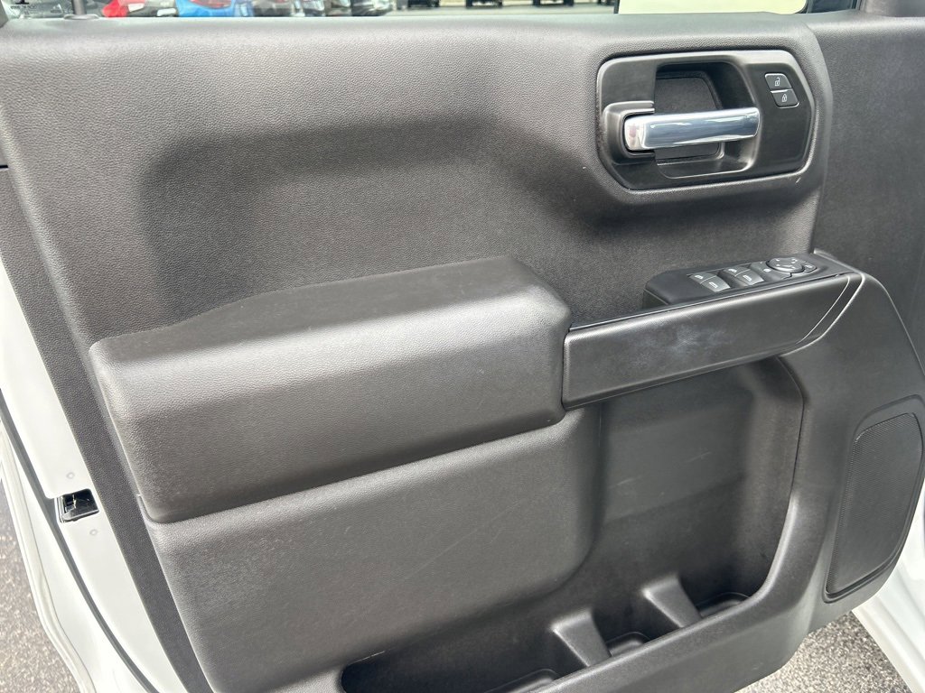 2022 Chevrolet Silverado 1500 Custom photo 11