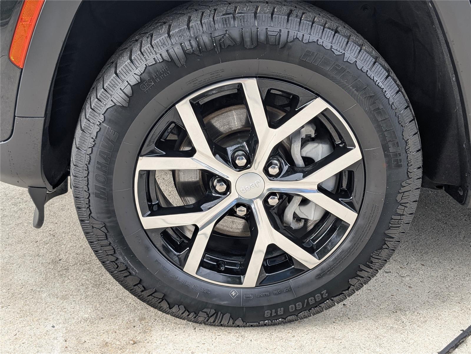 2023 Jeep Grand Cherokee Limited photo 3