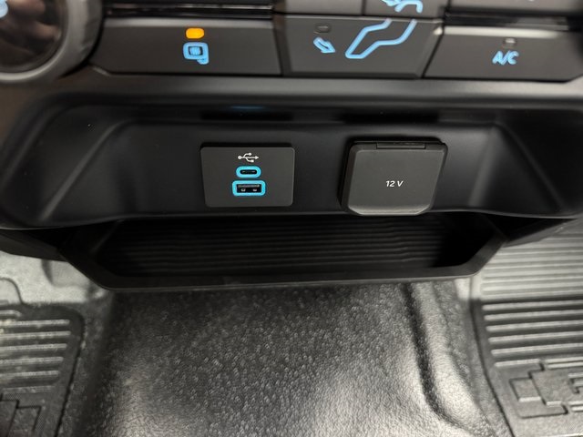 2025 Ford F-600 photo 16