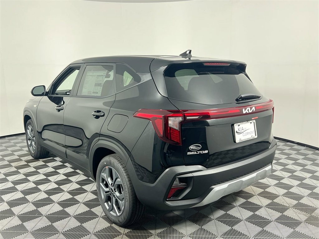 2026 Kia Seltos LX photo 5