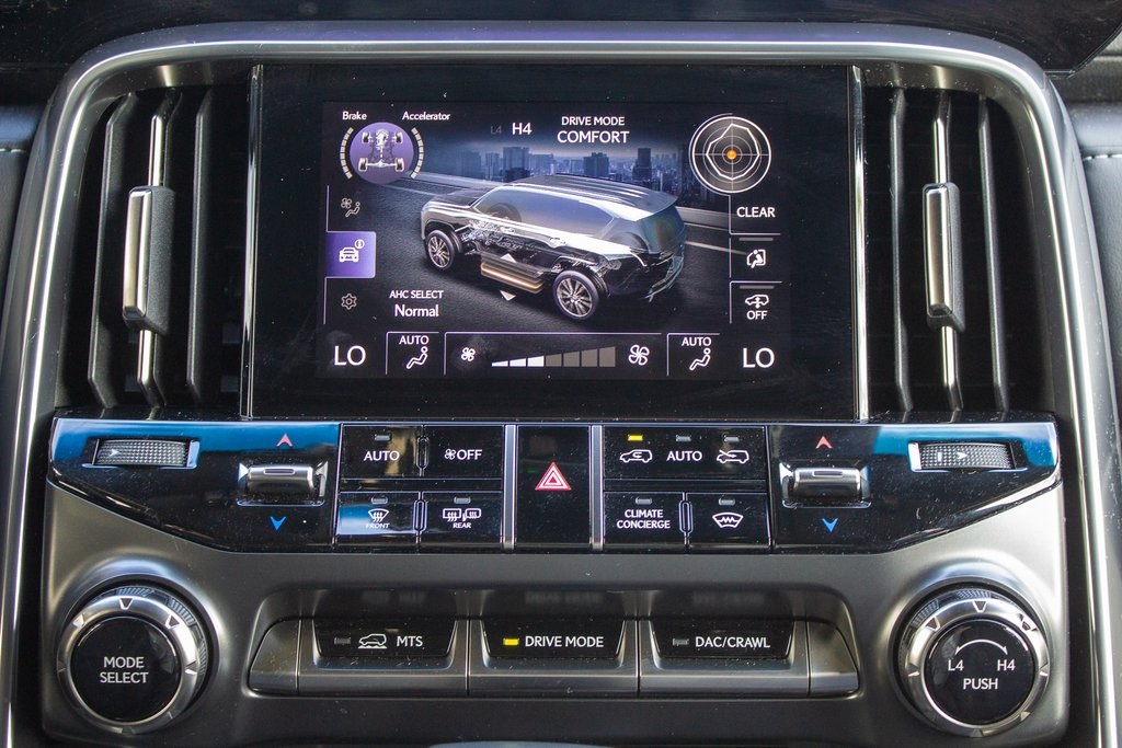 2024 Lexus LX 600 Luxury photo 17