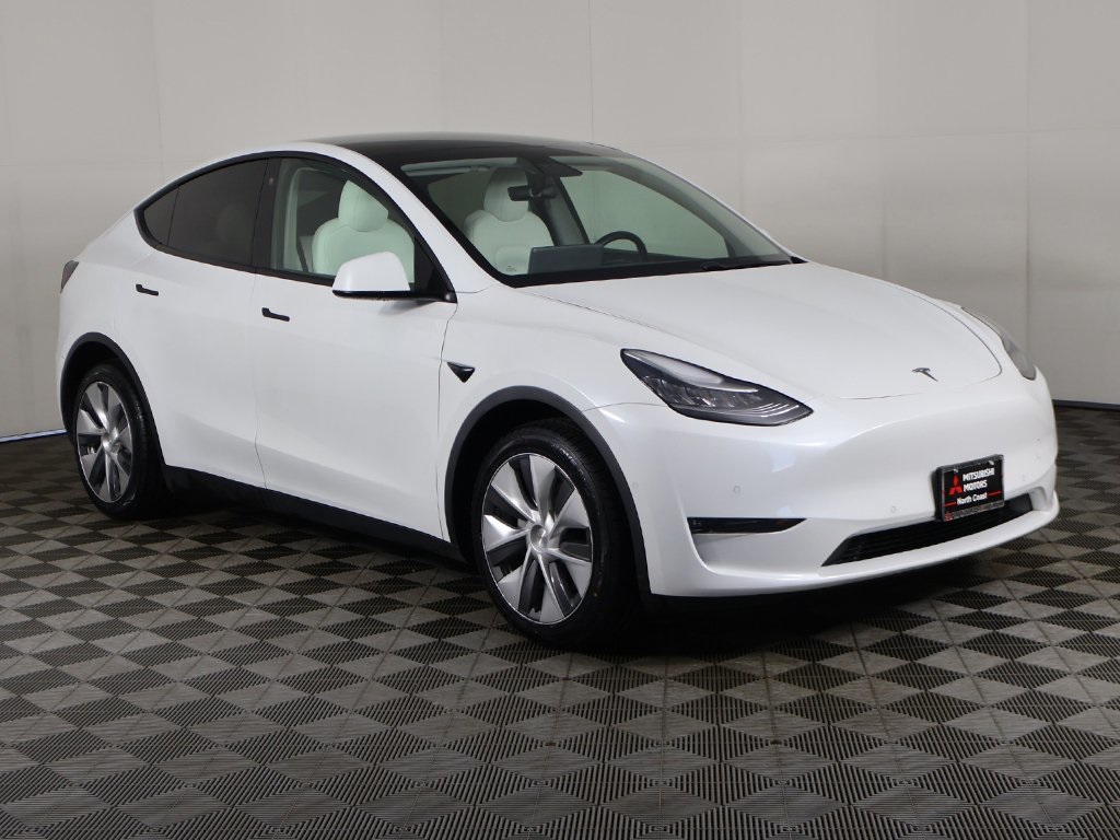 Used 2021 Tesla Model Y Long Range with VIN 5YJYGDEE0MF075573 for sale in Akron, OH