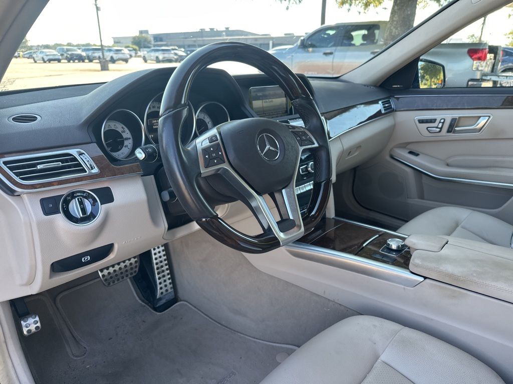 2015 Mercedes Benz E photo 2