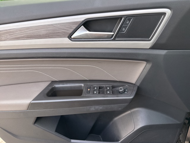 2022 Volkswagen Atlas Cross Sport SE Technology photo 9