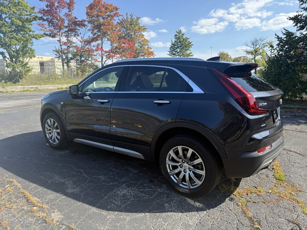 2022 Cadillac XT4 Premium Luxury photo 2