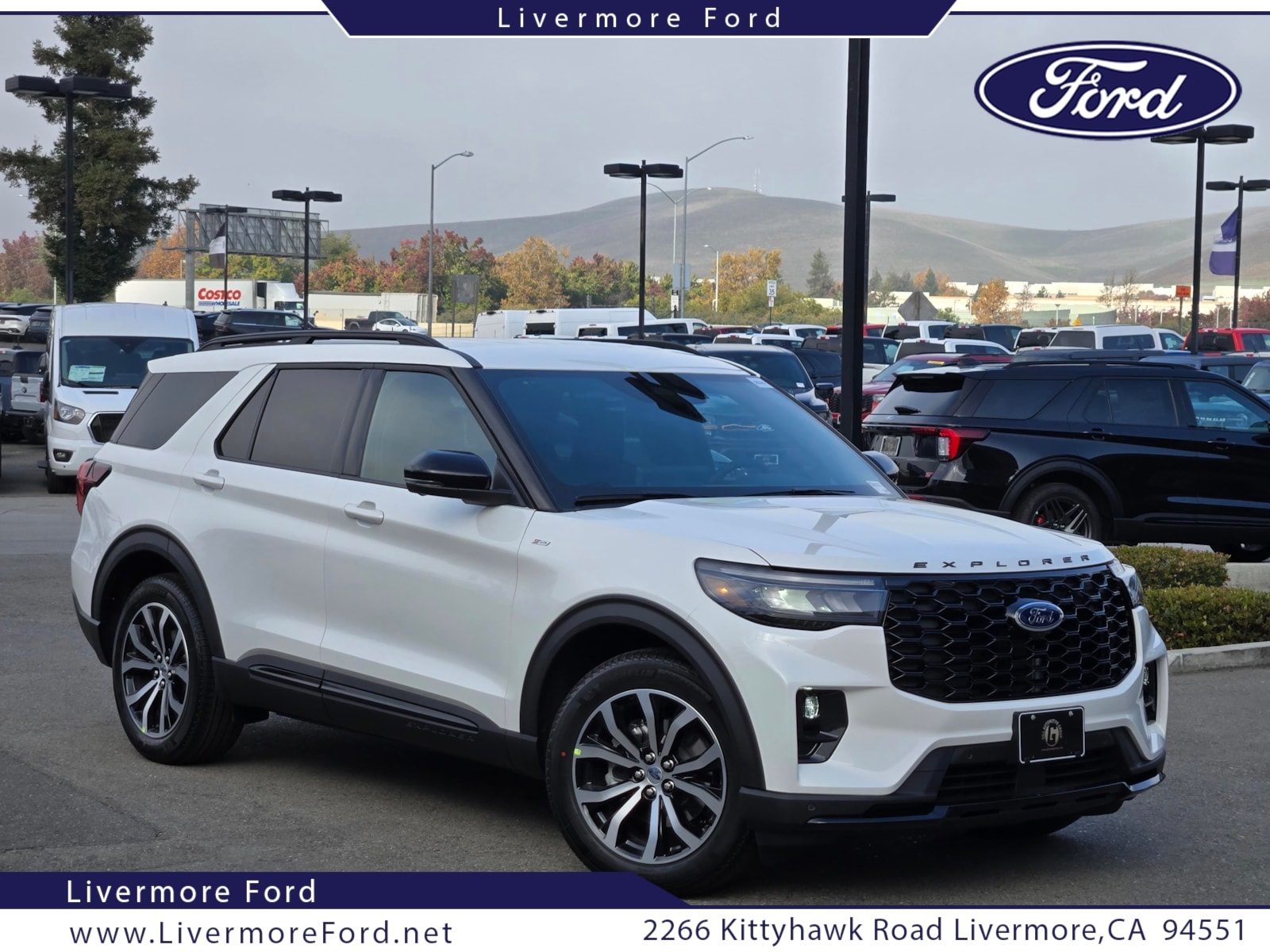 2026 Ford Explorer ST-LINE's photo