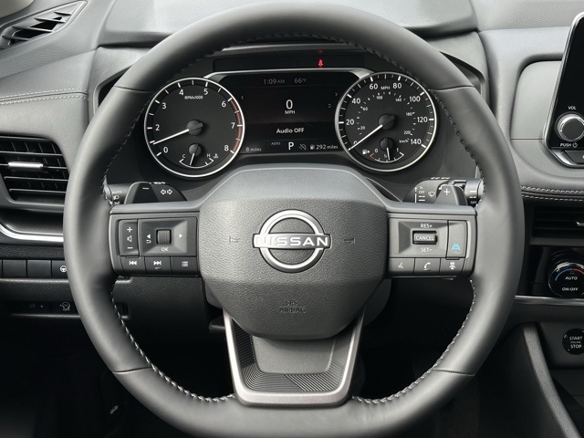 2025 Nissan Rogue SV photo 11