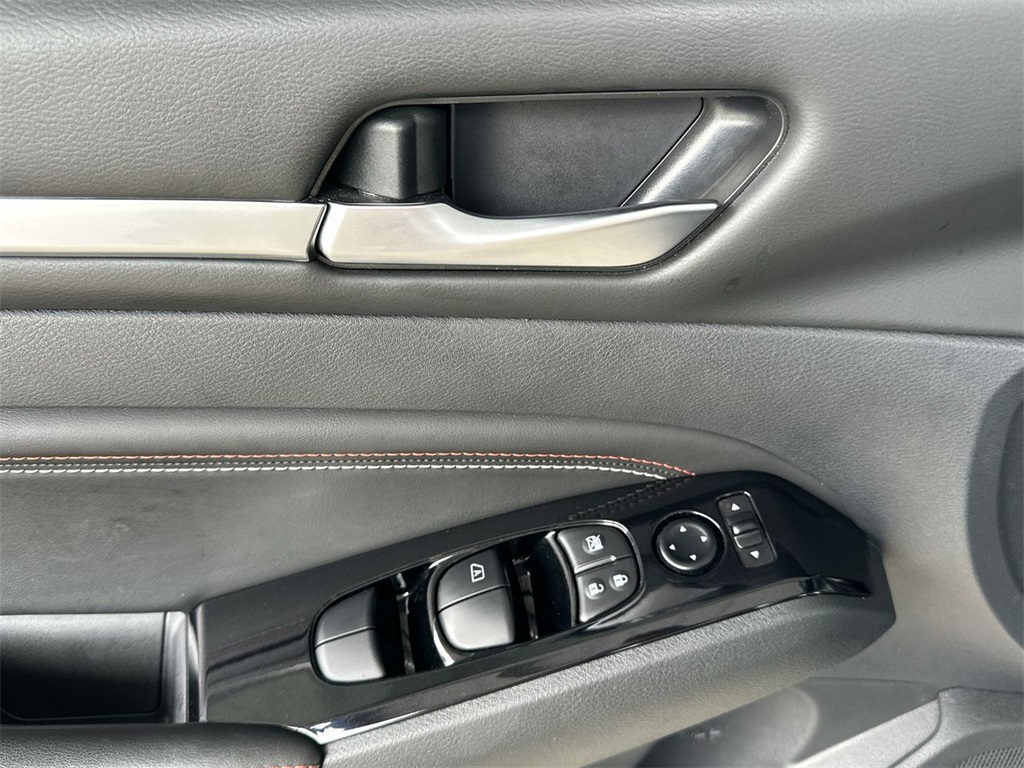2023 Nissan Altima 2.5 SR photo 24