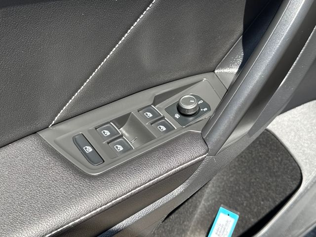 2022 Volkswagen Tiguan SE photo 6