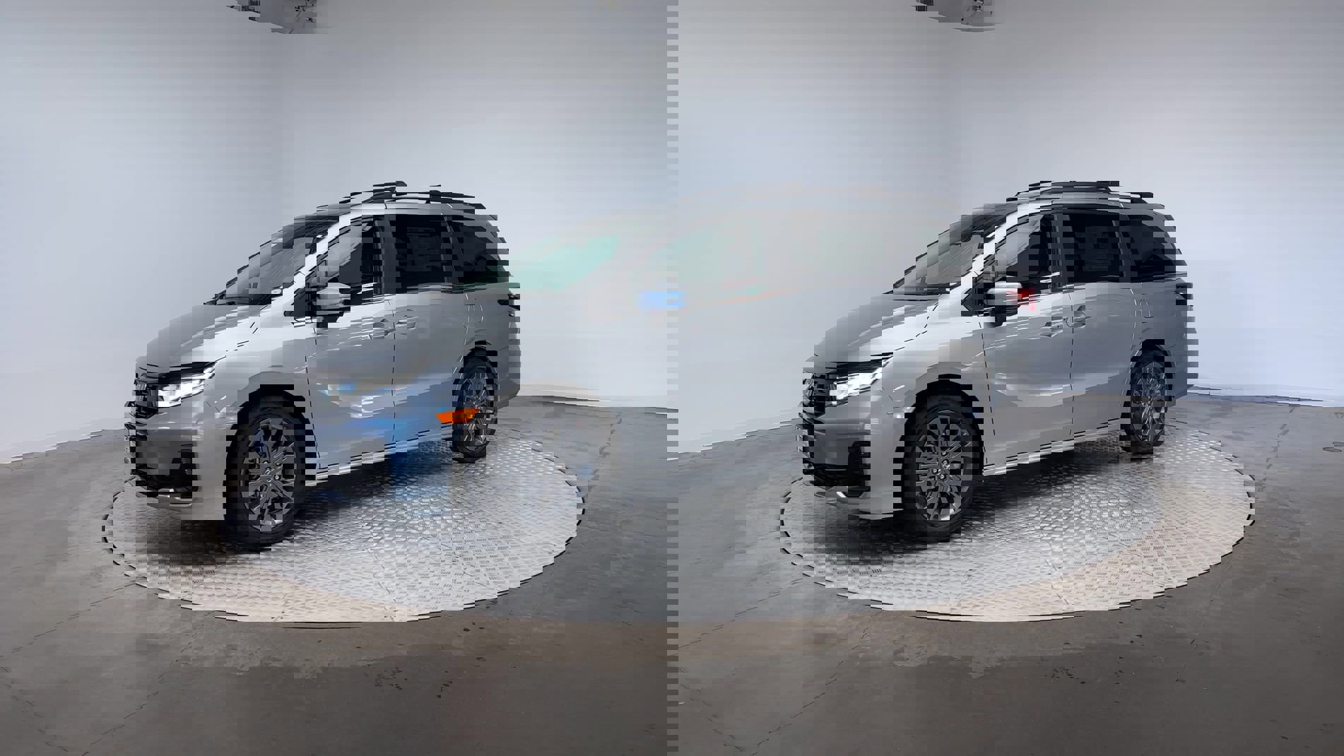 2026 Honda Odyssey Touring photo 7