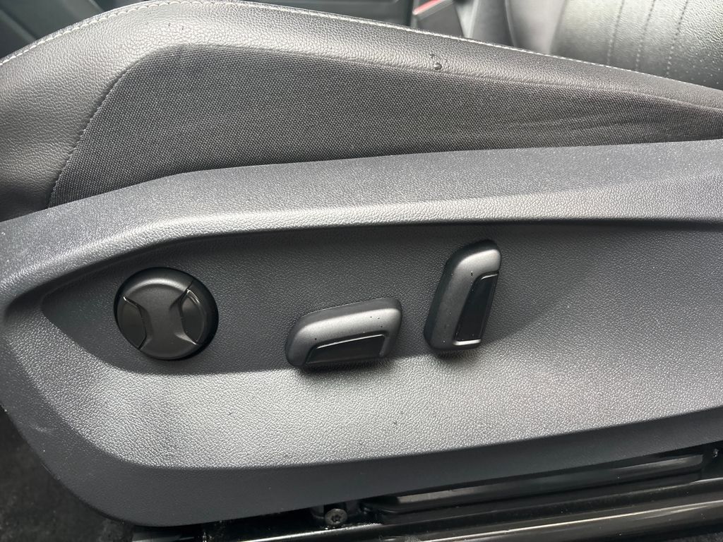 2024 Volkswagen Tiguan SE Wolfsburg Edition photo 3