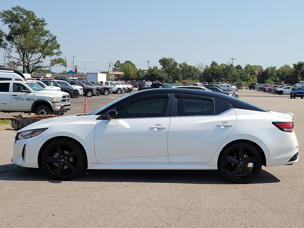2024 Nissan Sentra SR photo 3