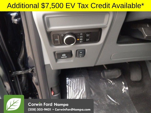 2025 Ford F-150 Lightning photo 14