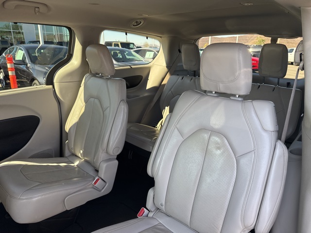 2021 Chrysler Pacifica Touring L photo 22