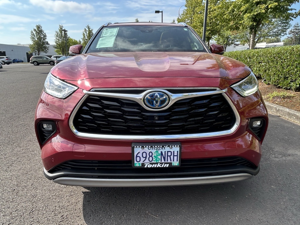 2022 Toyota Highlander Hybrid Platinum photo 2