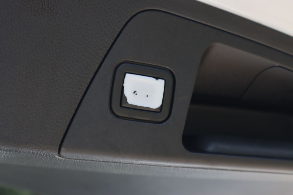 2020 Buick Envision Essence photo 24