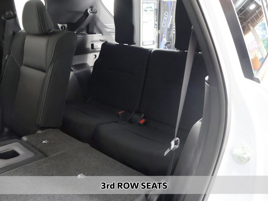 2025 Mitsubishi Outlander ES photo 7