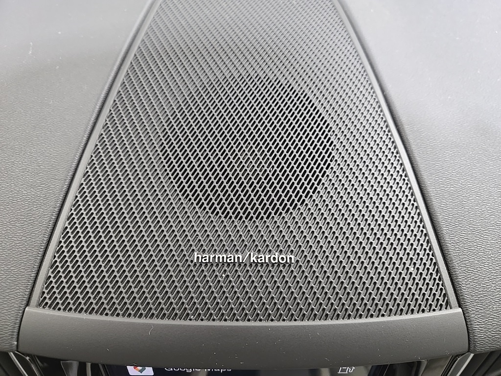 2025 Volvo XC60 B5 Plus photo 19