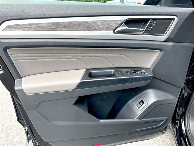 2021 Volkswagen Atlas Cross Sport V6 SE Technology photo 14