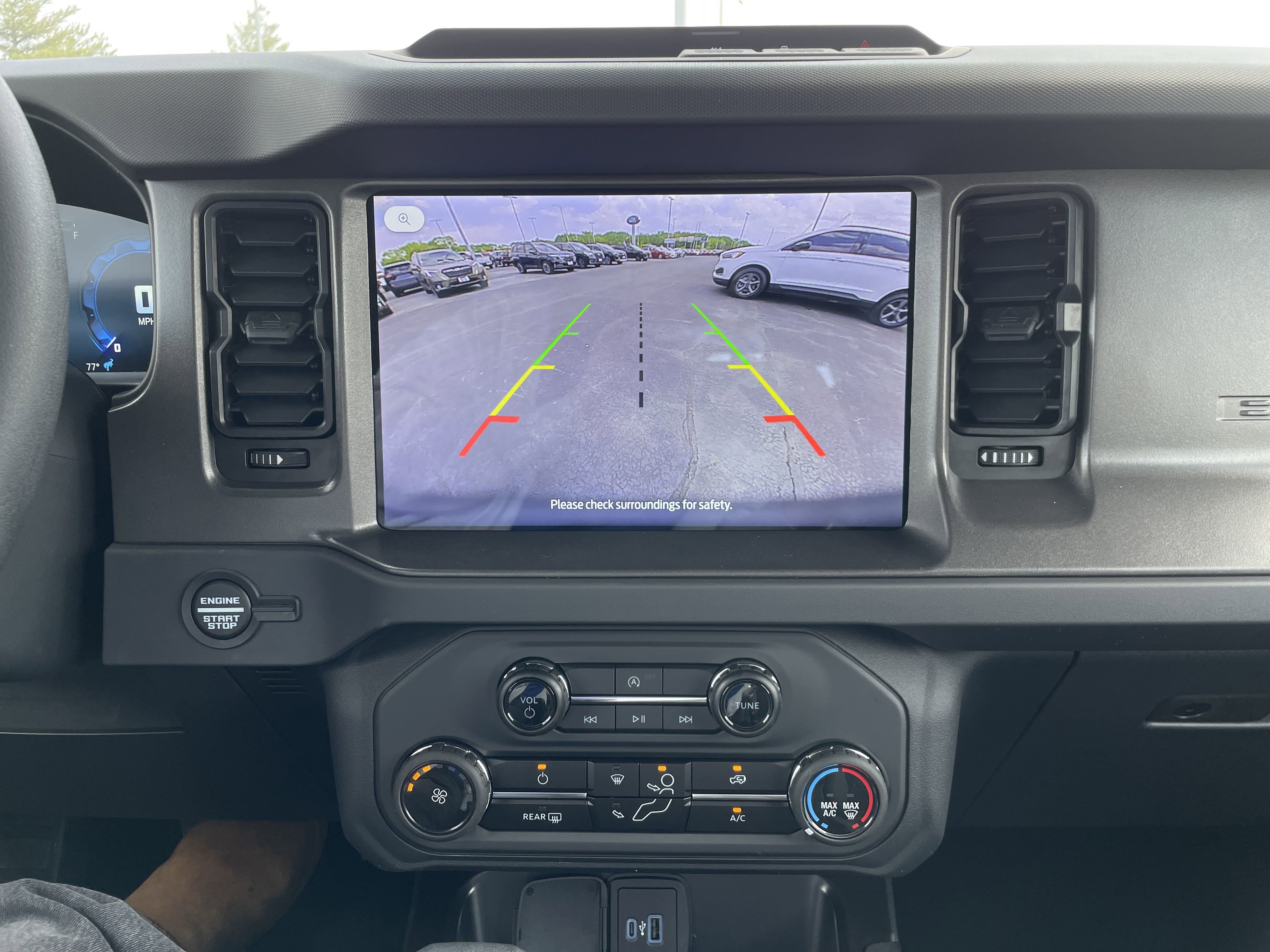 2025 Ford Bronco Base photo 13
