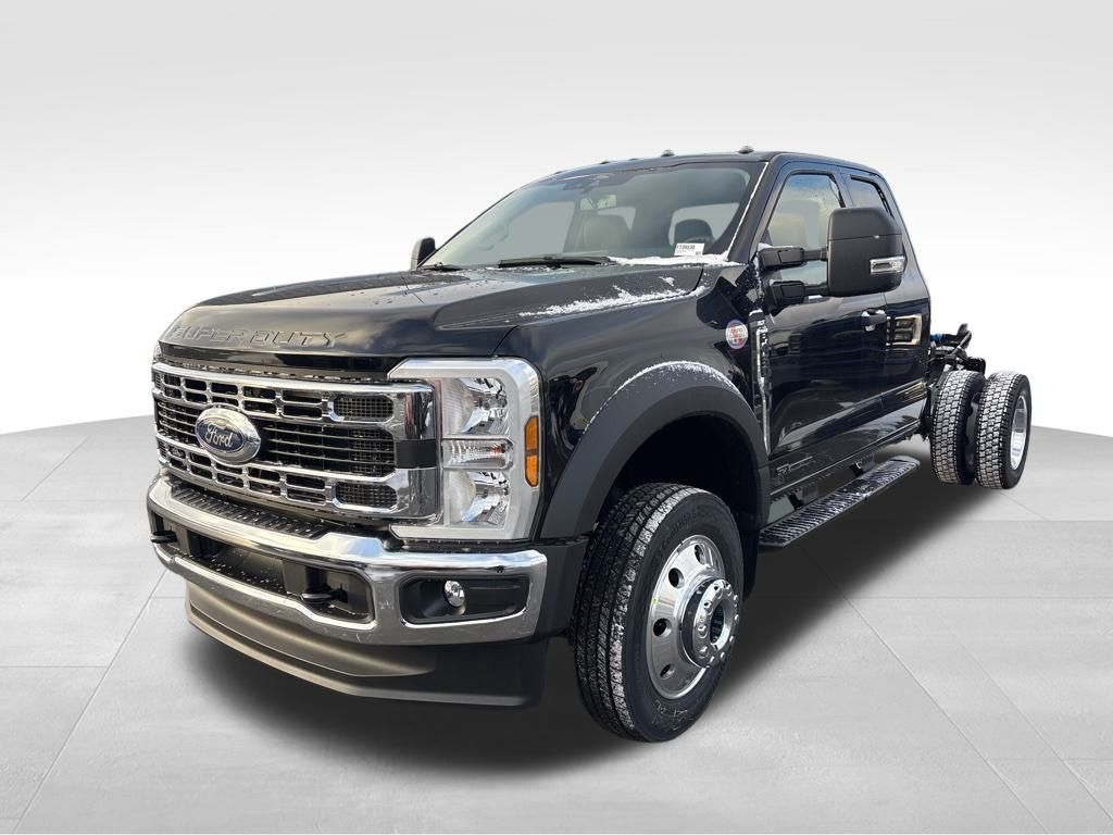 2026 Ford F-450 Super Duty Chassis Cab XLT's photo