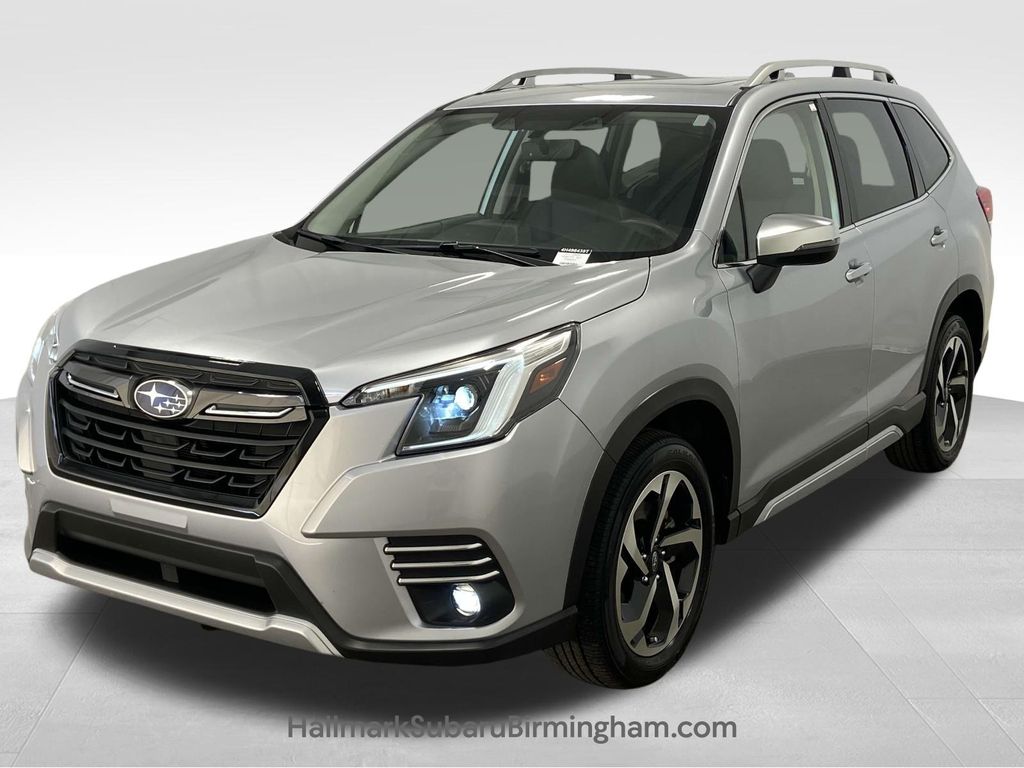 2023 Subaru Forester Touring photo 5