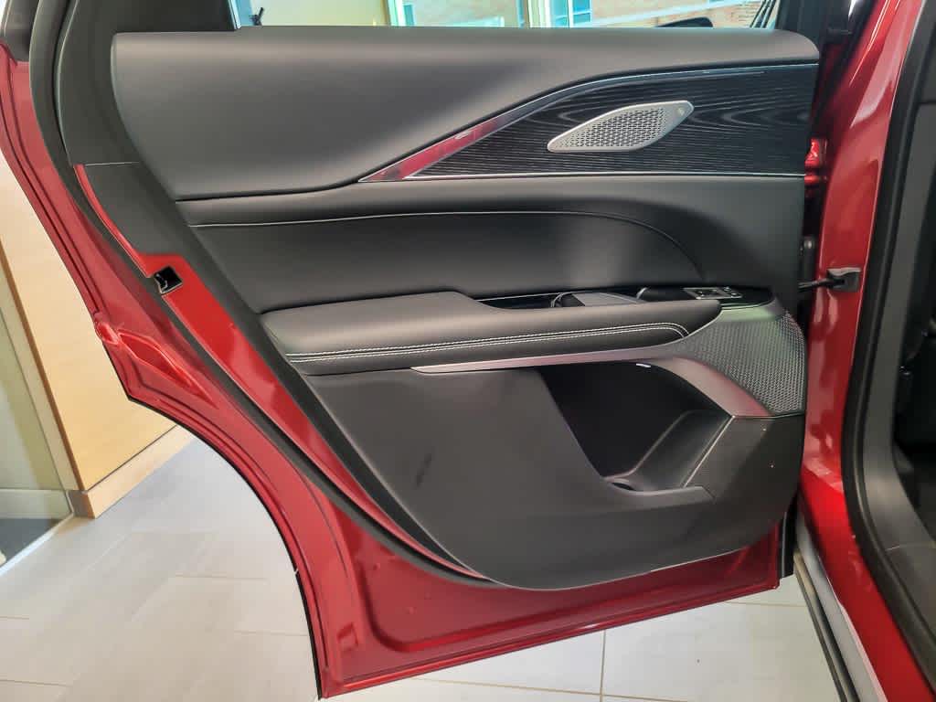 2024 Cadillac Lyriq Luxury photo 15