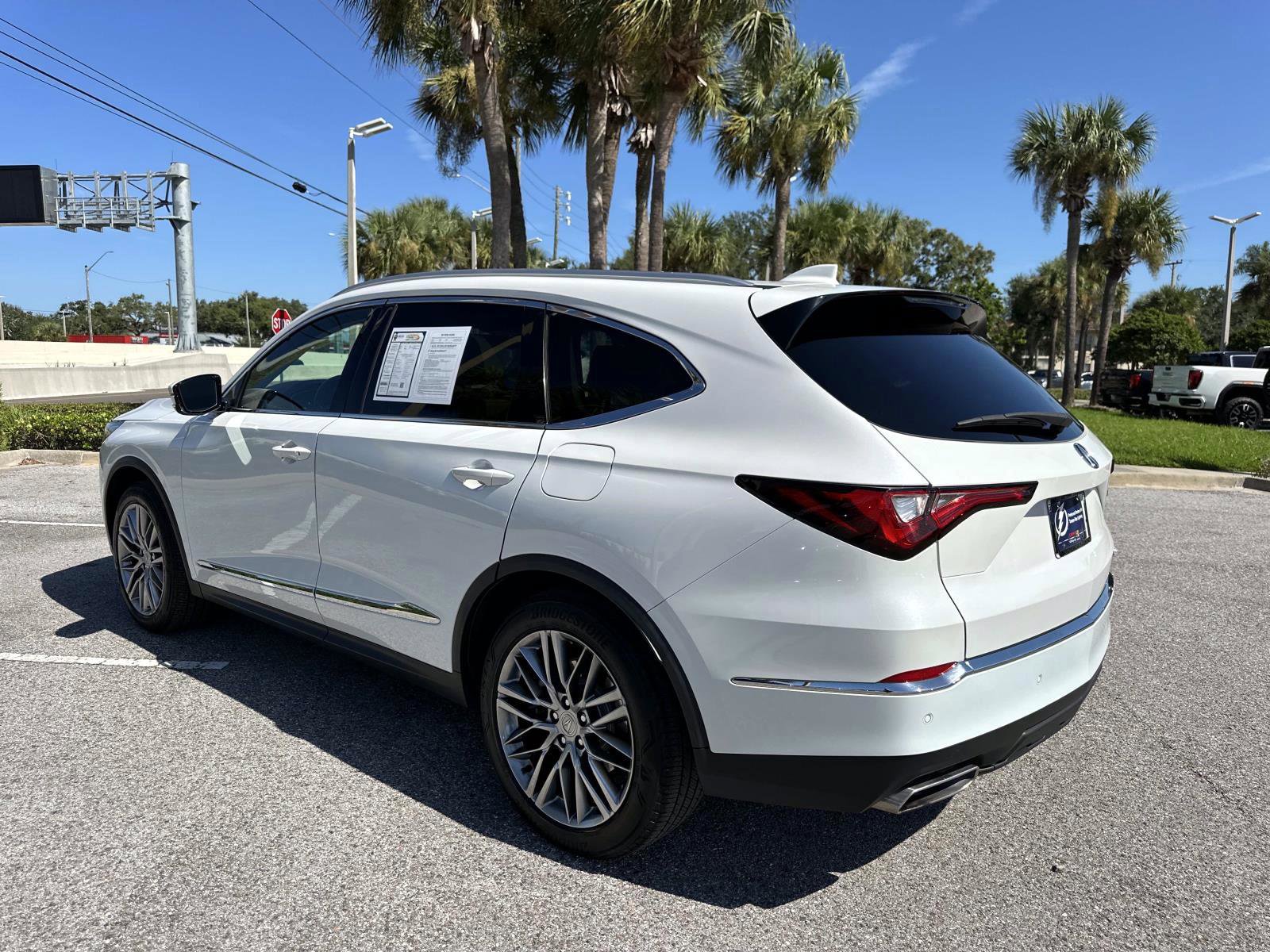 2023 Acura MDX SH-AWD Advance photo 5