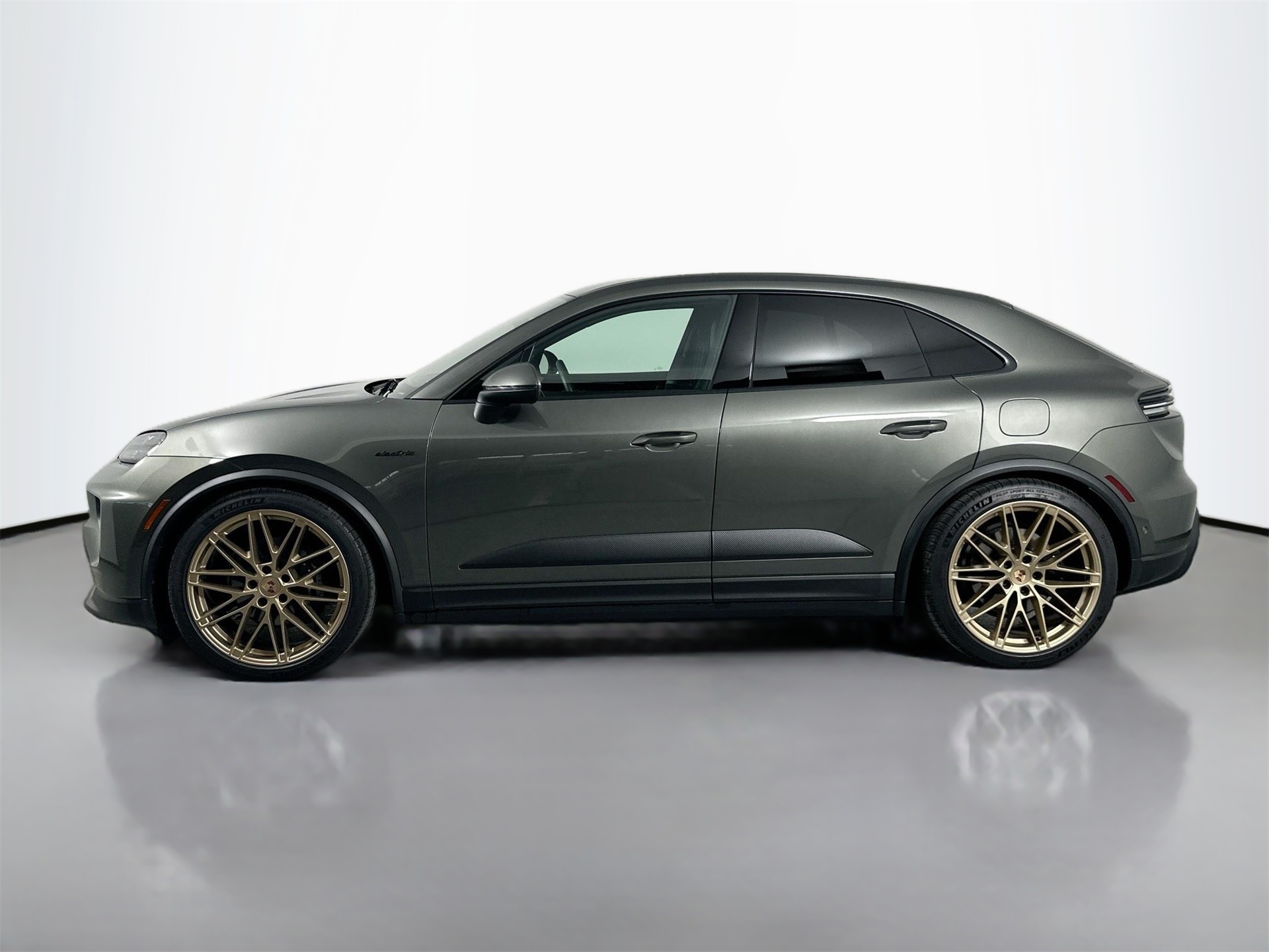 Certified 2024 Porsche Macan Base with VIN WP1AA2XAXRL002423 for sale in Fort Worth, TX