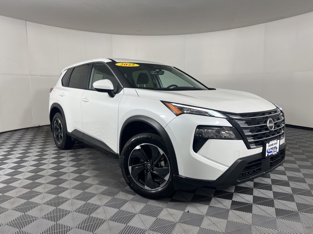 2025 Nissan Rogue SV photo 14