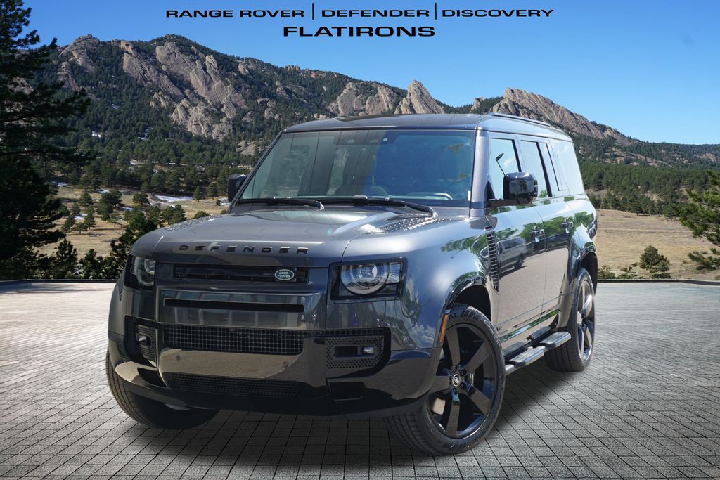 2025 Land Rover Defender V8's photo