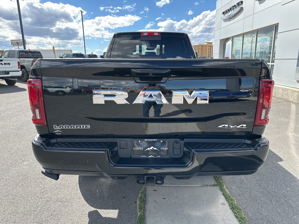 2025 Ram 3500 Laramie photo 4