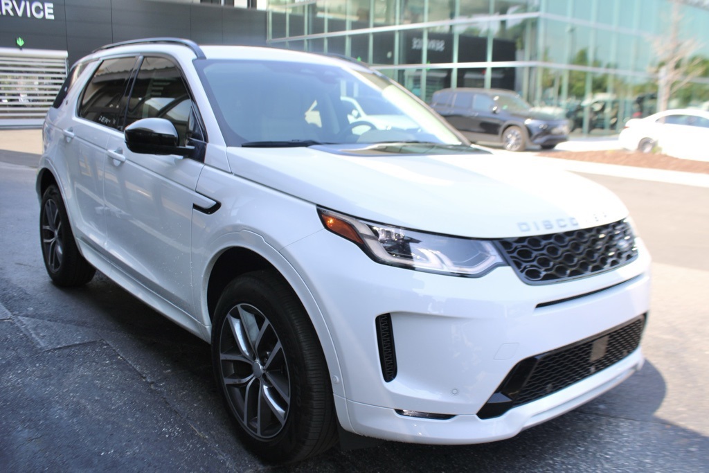 2024 Land Rover Discovery Sport S photo 3