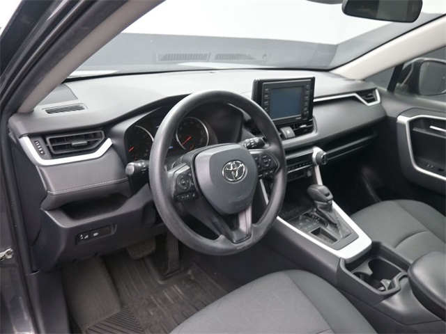 2020 Toyota RAV4 XLE photo 15