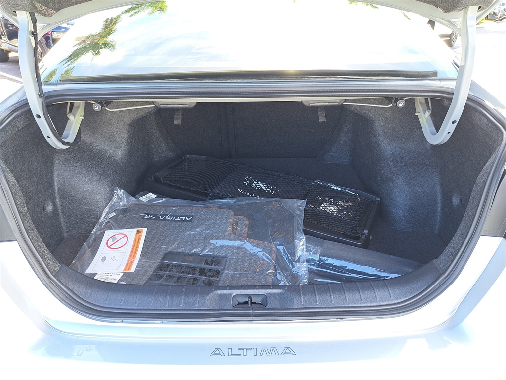 2025 Nissan Altima 2.5 SR photo 10