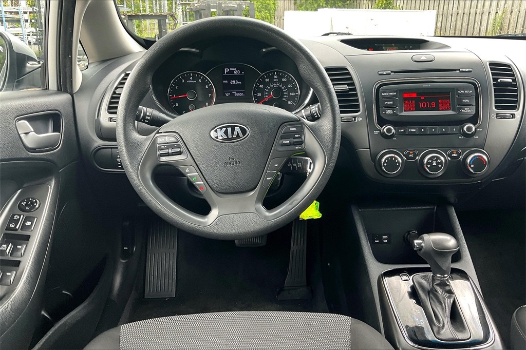 2018 Kia Forte LX Base photo 4